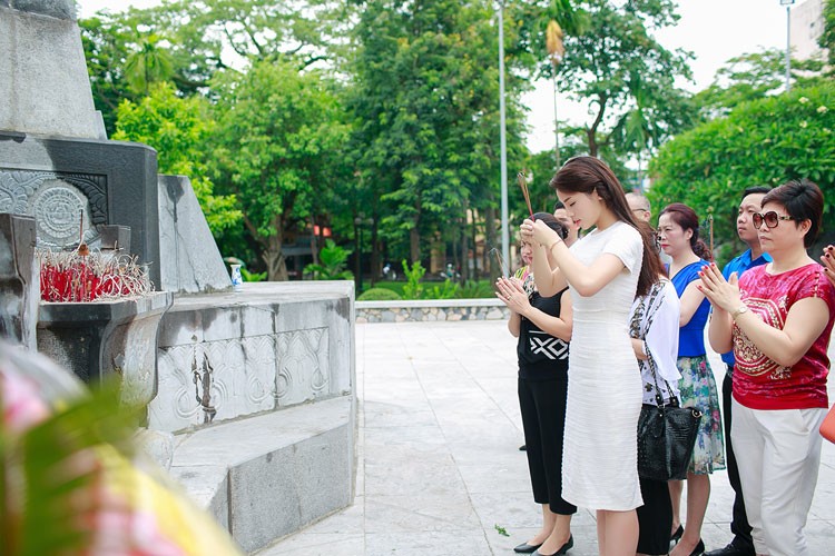 HH Ky Duyen gian di di lam tu thien tai que nha-Hinh-8